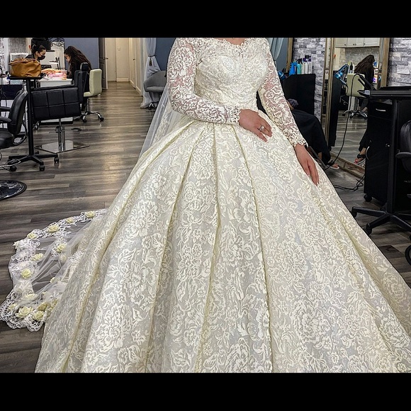2021 Ivory Wedding Dress Collection|| Crown and Accessories included! Arabic - Picture 5 of 6